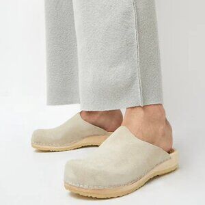 No. 6 Contour Clog on Flat Base in Chalk White Suede